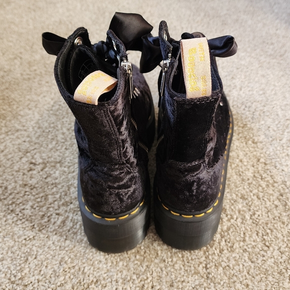 Dr. Martens Jadon Max Vegan Black Crushed Velvet Plaform Boots Ribbon Laces Sz 9 - Picture 9 of 12